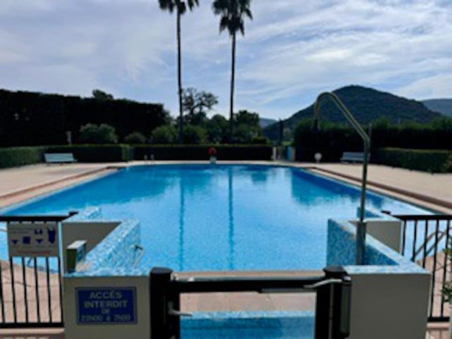 Studio 2Pers Piscine 10Min Plage มองเดอลิเยอลานาปูล ภายนอก รูปภาพ